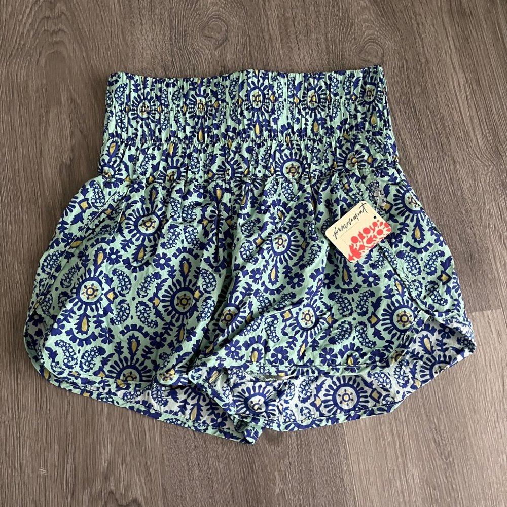Free PEOPLE Movement All The Way Floral Blue and White Women Shorts